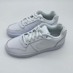 EUC Nike Ebernon Low Women’s Size 7
